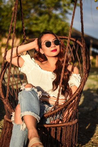 chammocks a comfortable hammock and chair hybrid that can be enjoyed anywhere