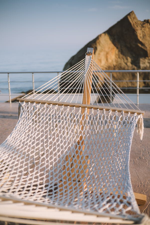 10 reasons to choose a free standing hammock for your home
