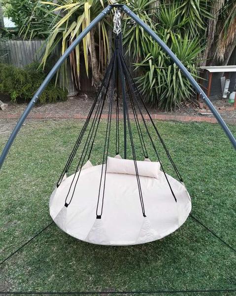 150cm Beige Open Hangout with Curved Tripod Stand
