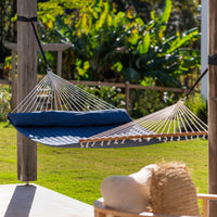king-size-sapphire-coloured-quilted-spreader-bar-hammock-siesta-hammocks