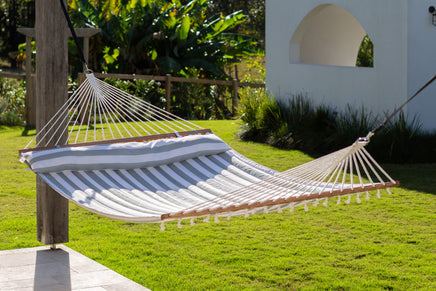 king-size-terra-stripes-coloured-quilted-spreader-bar-hammock-outdoor-stripes