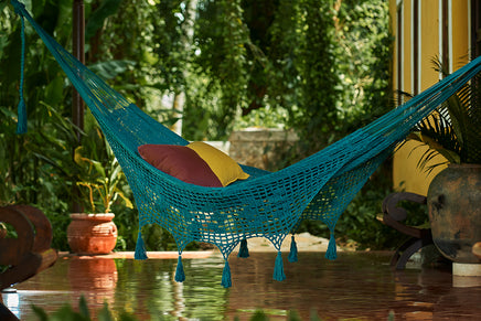 deluxe-queen-outdoor-cotton-hammock-in-bondi