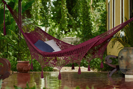 deluxe-queen-outdoor-cotton-hammock-in-maroon